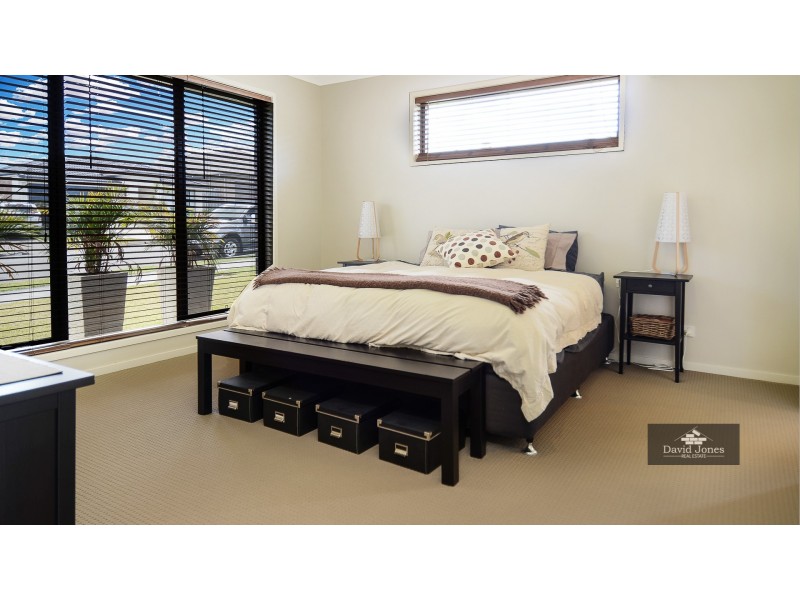 8 Ellenborough Avenue, Ormeau Hills QLD 4208