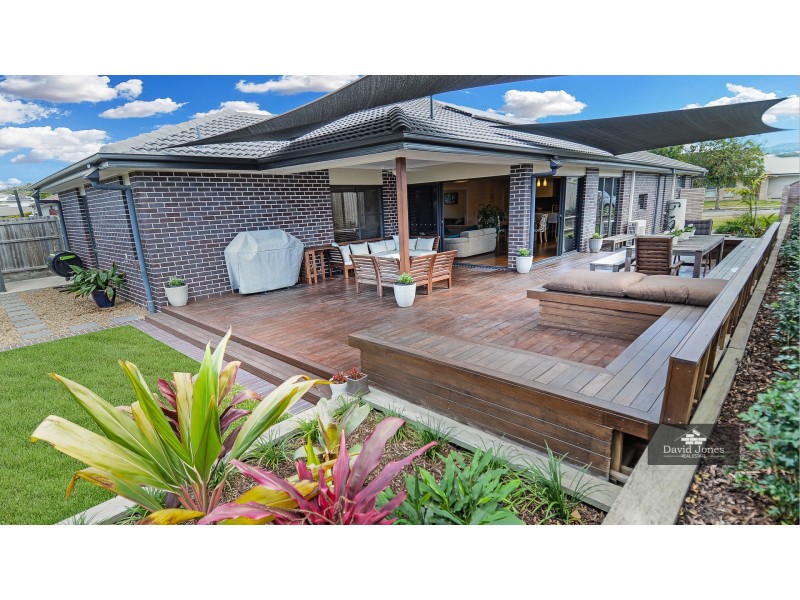 8 Ellenborough Avenue, Ormeau Hills QLD 4208