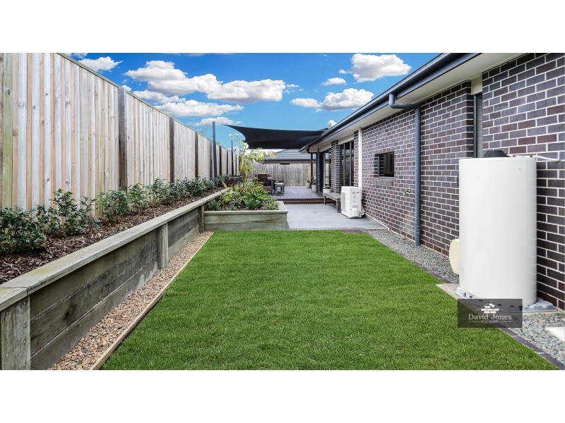 8 Ellenborough Avenue, Ormeau Hills QLD 4208