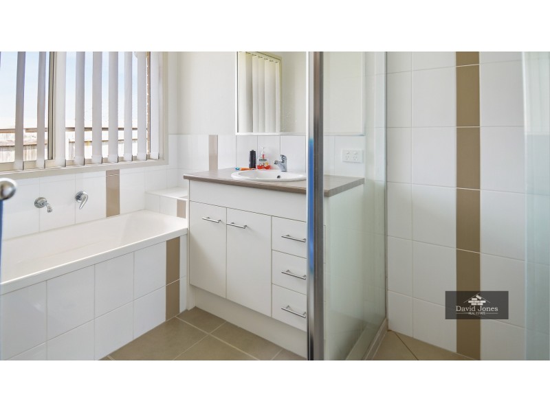 4 Custodian Crescent, Ormeau QLD 4208