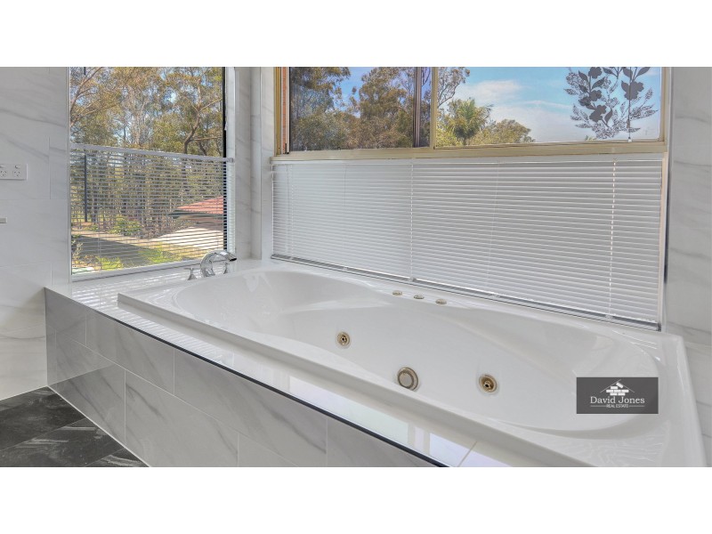 7 Yungaburra Place, Helensvale QLD 4212