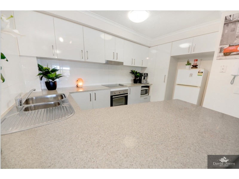 U17 8-10 Ahern Street, Labrador QLD 4215