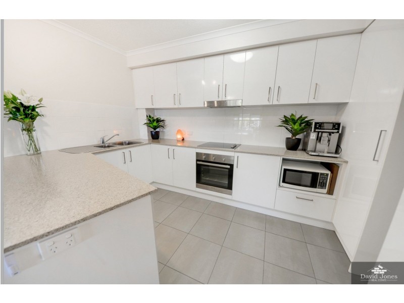 U17 8-10 Ahern Street, Labrador QLD 4215