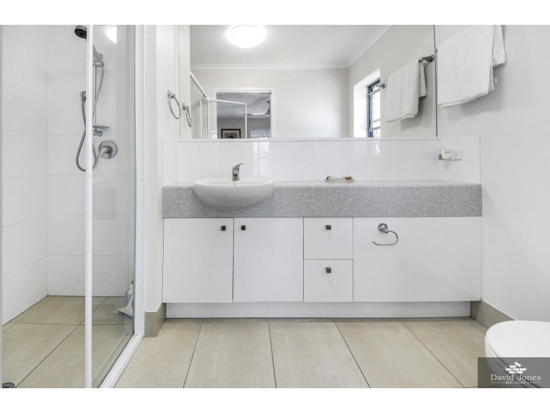 U17 8-10 Ahern Street, Labrador QLD 4215