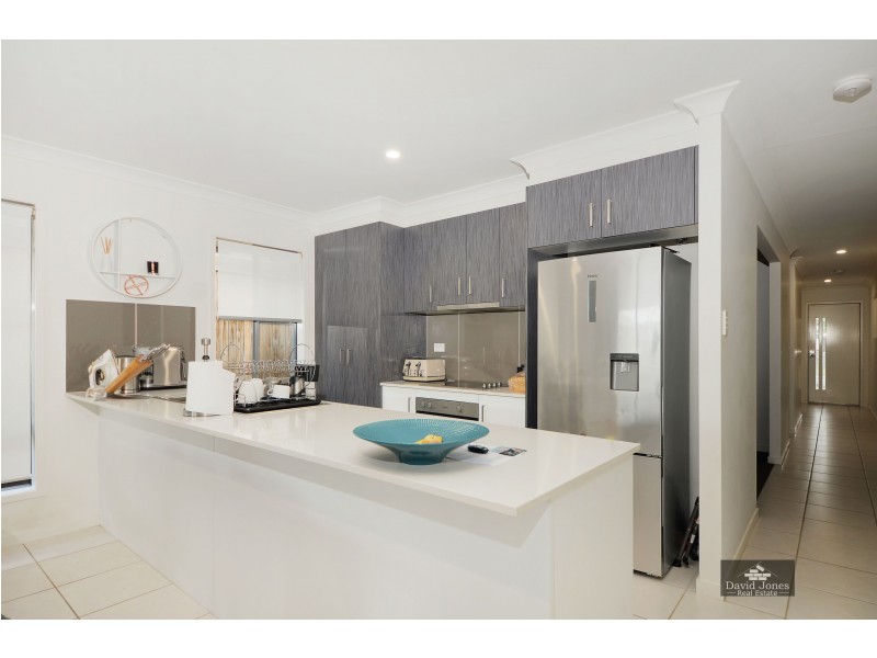 8 Arrowsmith Crescent, Gold Coast North, Ormeau Hills QLD 4208