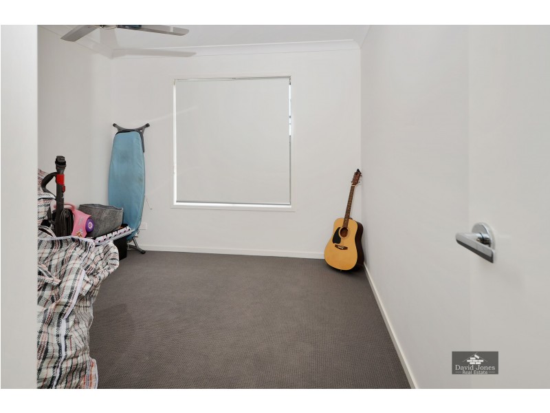 8 Arrowsmith Crescent, Gold Coast North, Ormeau Hills QLD 4208