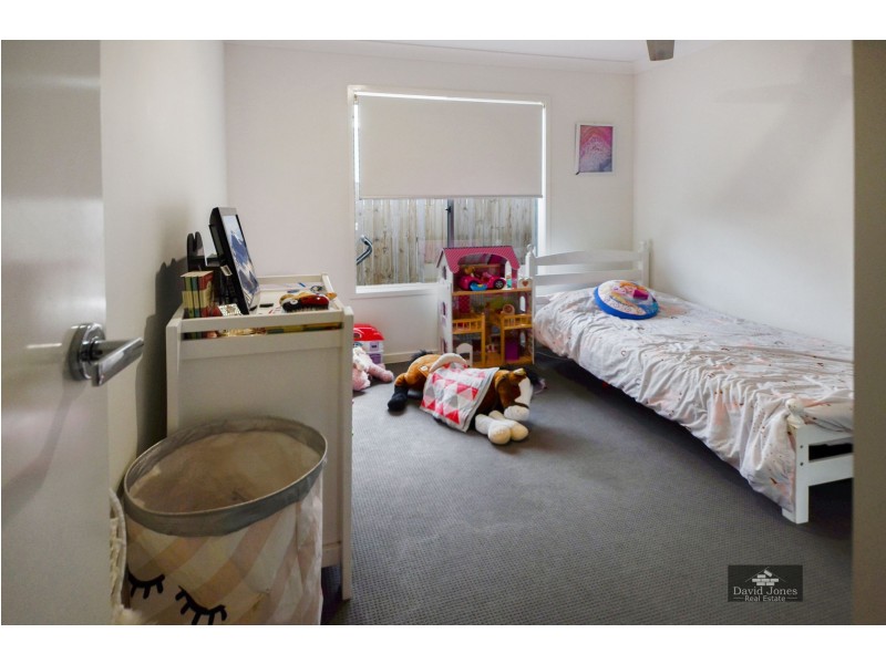 8 Arrowsmith Crescent, Gold Coast North, Ormeau Hills QLD 4208