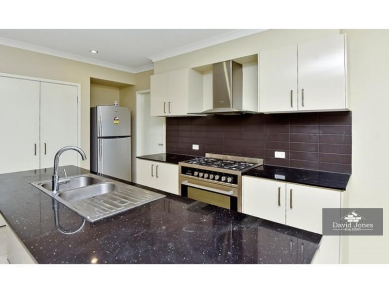 55 Ridgevale Boulevard, Holmview QLD 4207