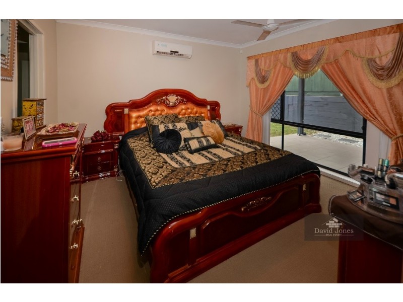 55 Ridgevale Boulevard, Holmview QLD 4207