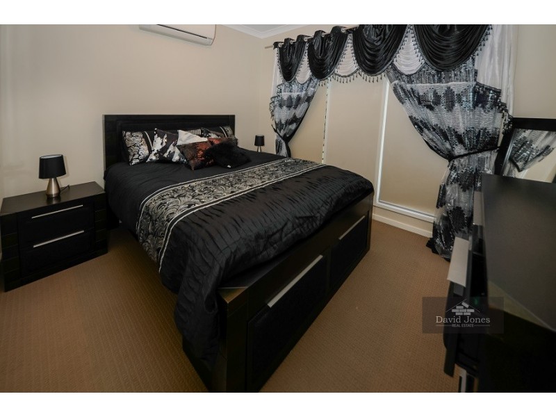 55 Ridgevale Boulevard, Holmview QLD 4207