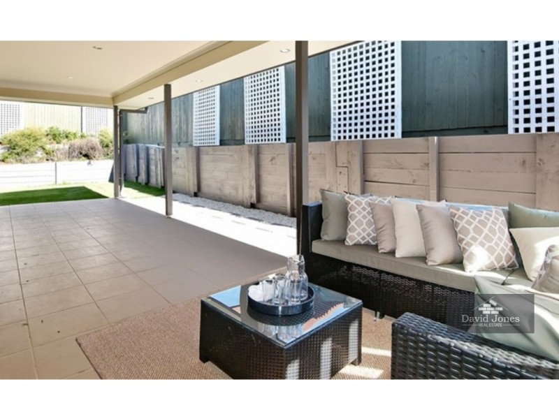 55 Ridgevale Boulevard, Holmview QLD 4207