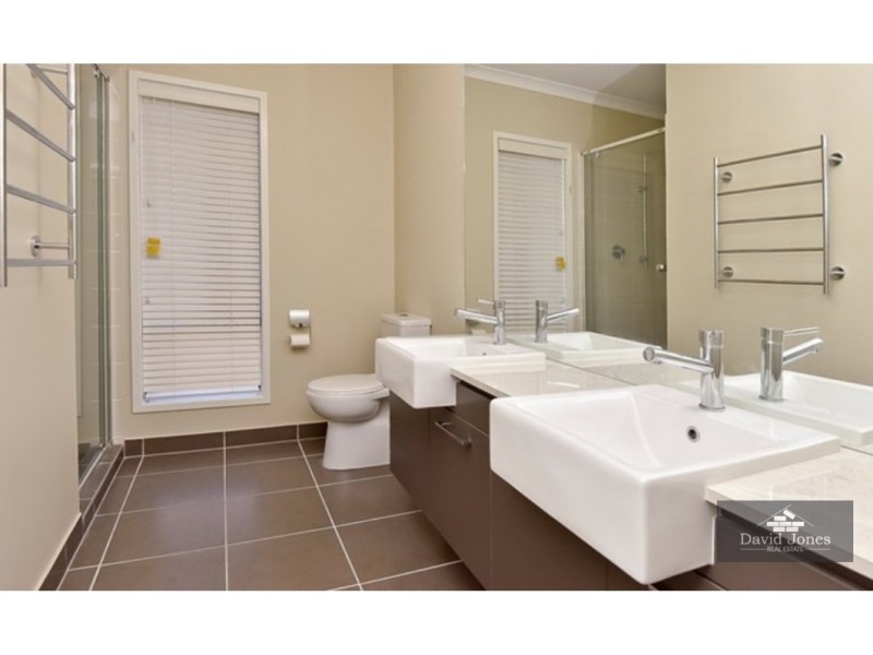 55 Ridgevale Boulevard, Holmview QLD 4207