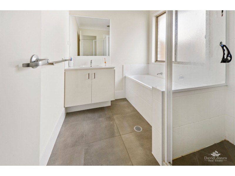 69 Voyager Tce, Pimpama QLD 4209