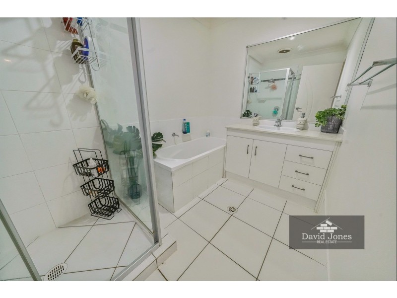 15 Paris Parade, Ormeau QLD 4208