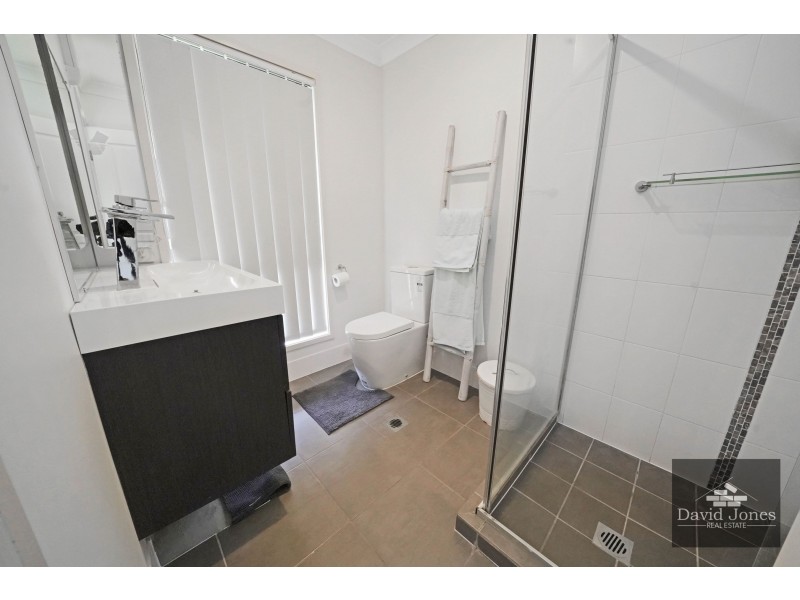 15 Hazelmere Crescent, Ormeau QLD 4208