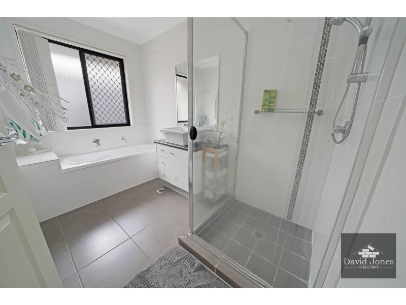 15 Hazelmere Crescent, Ormeau QLD 4208