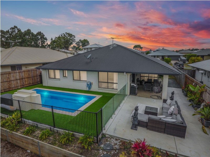 15 Hazelmere Crescent, Ormeau QLD 4208