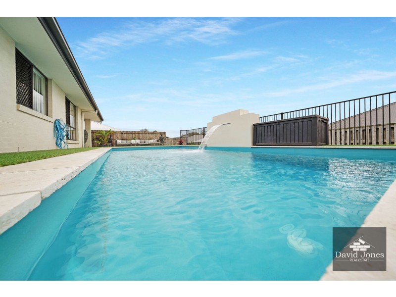 15 Hazelmere Crescent, Ormeau QLD 4208