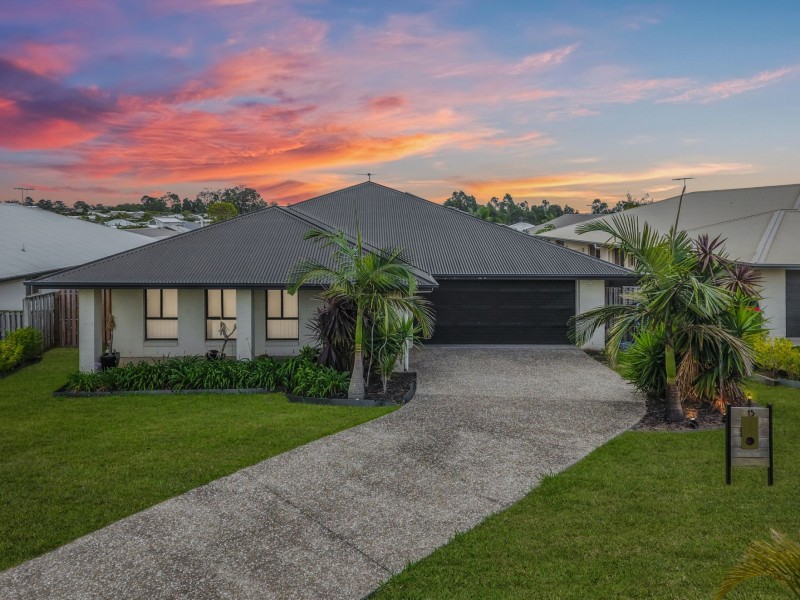 15 Hazelmere Crescent, Ormeau QLD 4208