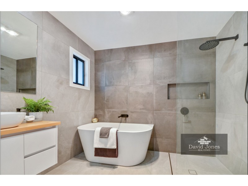 36 Luprena Street, Mansfield QLD 4122