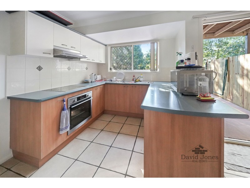 48 Hogan Place, Seventeen Mile Rocks QLD 4073
