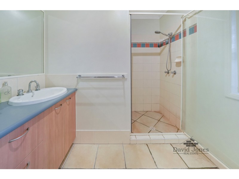 48 Hogan Place, Seventeen Mile Rocks QLD 4073
