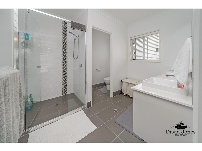 40 Splendid Drive, South Ripley QLD 4306
