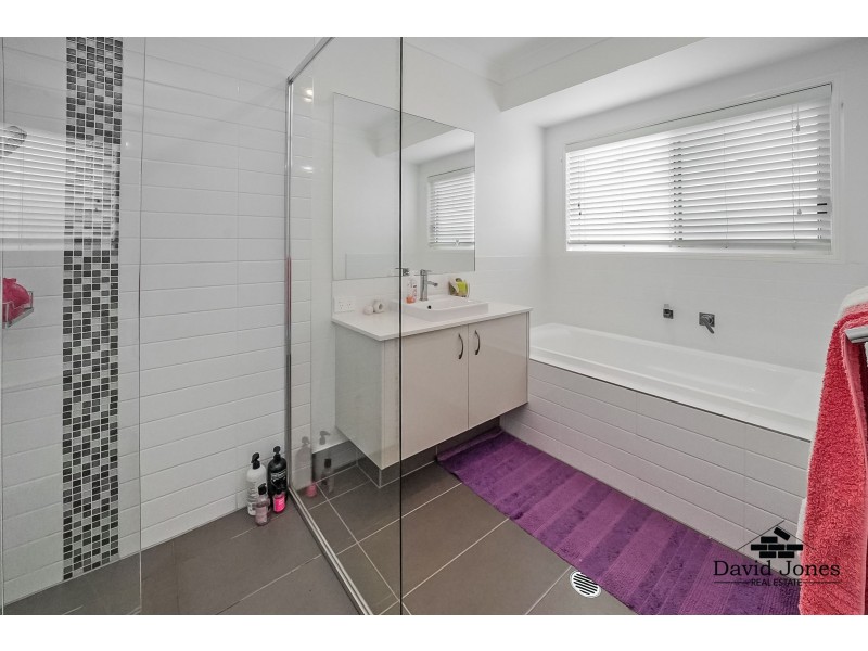 40 Splendid Drive, South Ripley QLD 4306