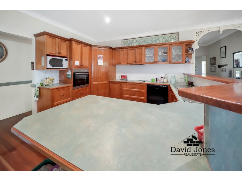 3 Cambridge Crescent, Forest Lake QLD 4078