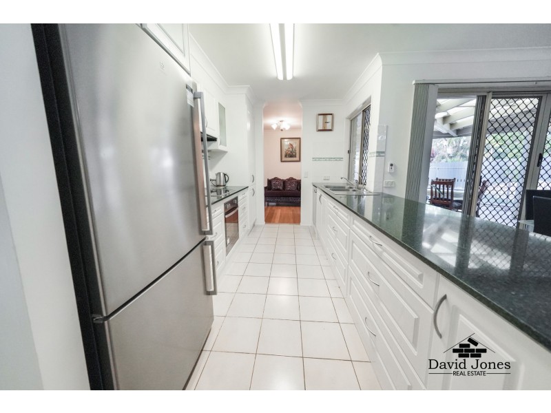 8 Zoeller Drive, Parkwood QLD 4214