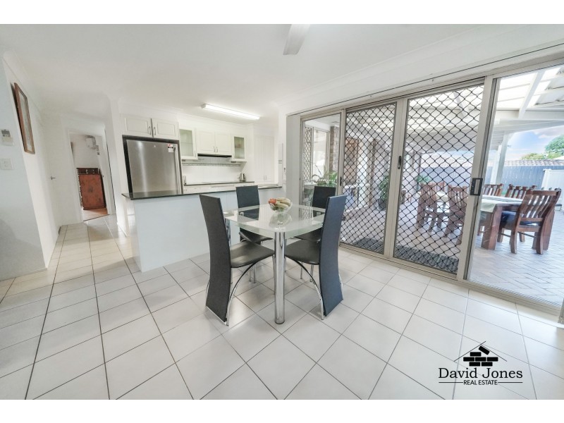 8 Zoeller Drive, Parkwood QLD 4214