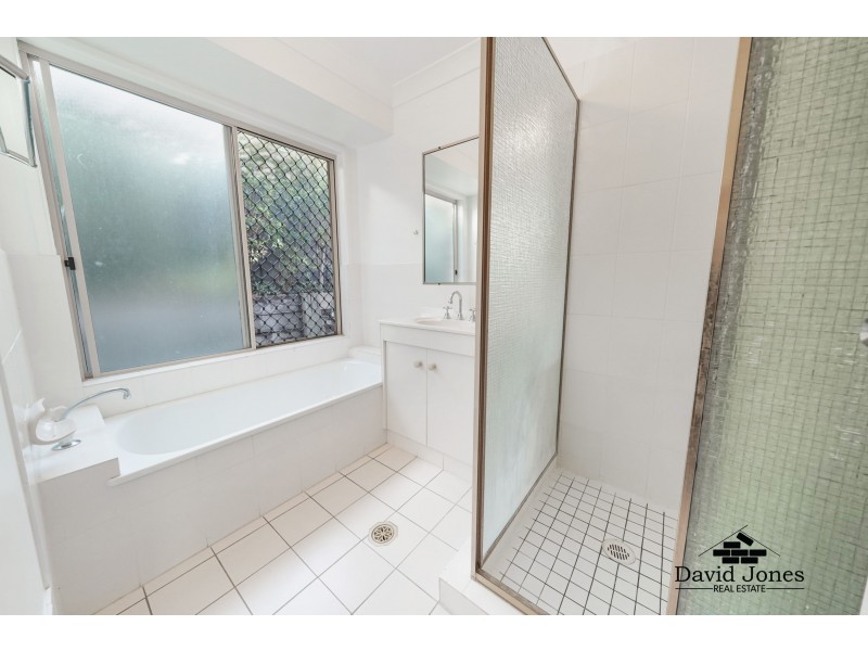 8 Zoeller Drive, Parkwood QLD 4214