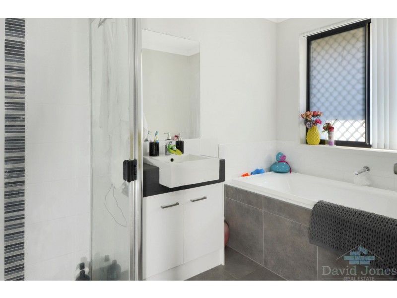 5 Denham Circuit, Willow Vale QLD 4209