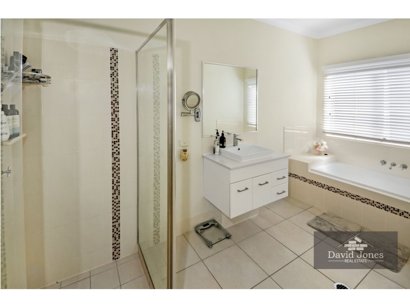 3 Islandview Terrace, Ormeau Hills QLD 4208