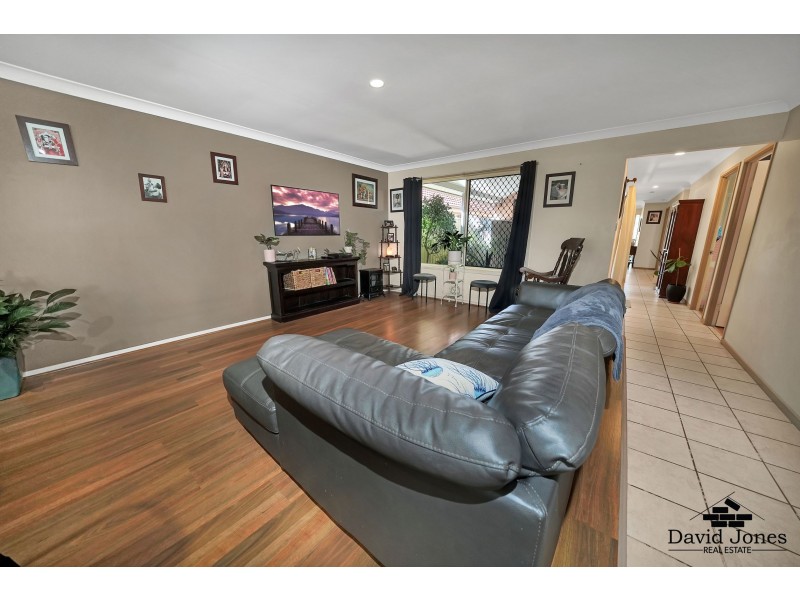 19 Macquarie Circuit, Forest Lake QLD 4078