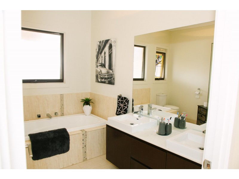 25 McNaughton Close, Wallan VIC 3756