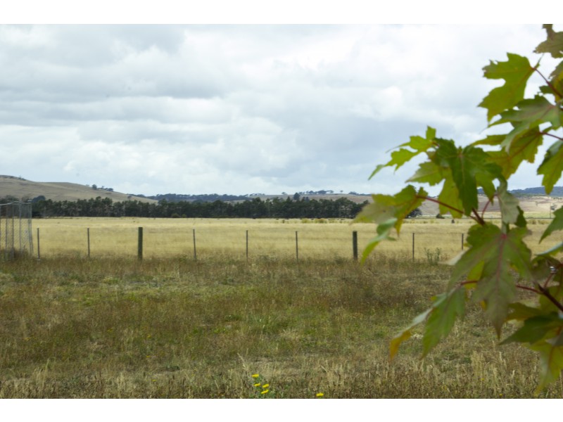 14 Lauder place, Romsey VIC 3434