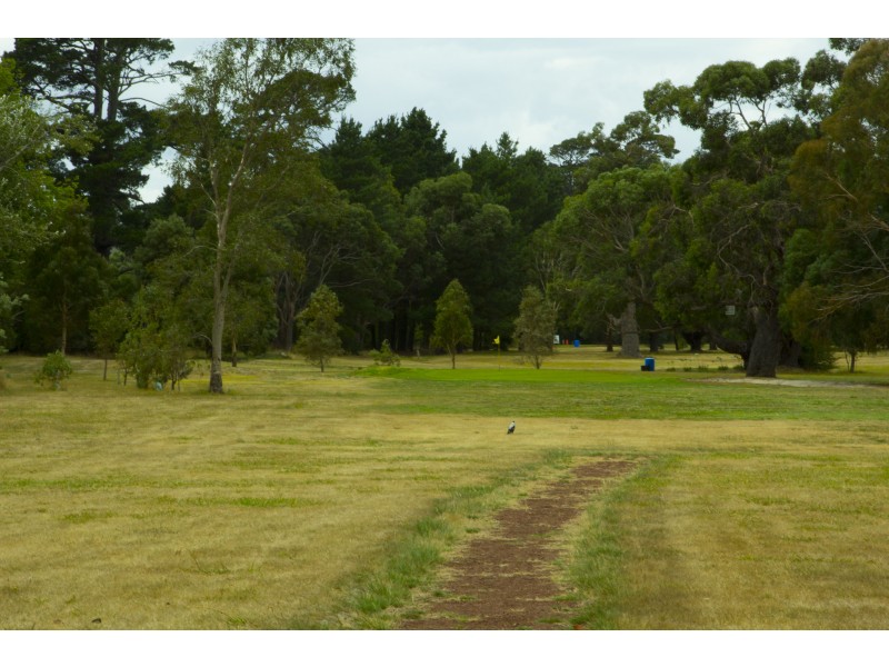 14 Lauder place, Romsey VIC 3434