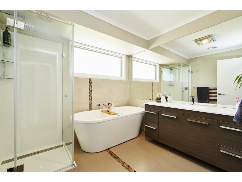 4 SPRINGSONG PASS, Chirnside Park VIC 3116