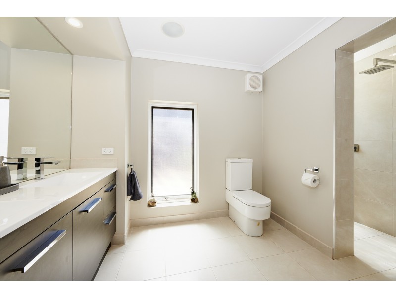 4 SPRINGSONG PASS, Chirnside Park VIC 3116
