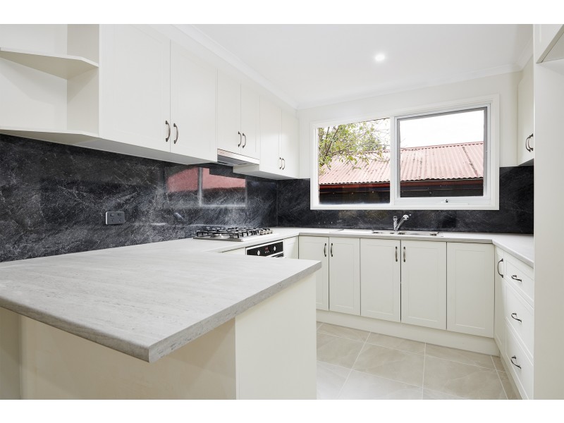 21 Shrubby Walk, Croydon South VIC 3136