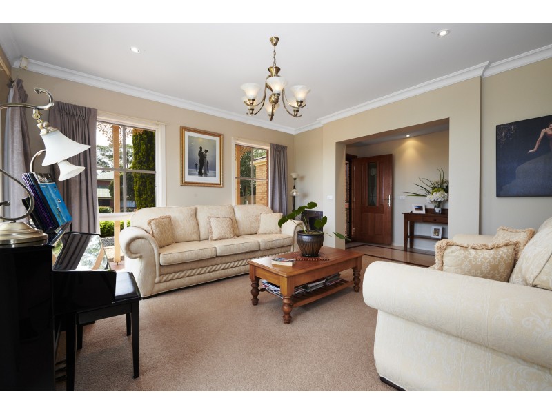 17 Timbertop Court, Mooroolbark VIC 3138