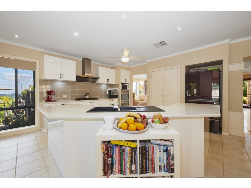 17 Timbertop Court, Mooroolbark VIC 3138