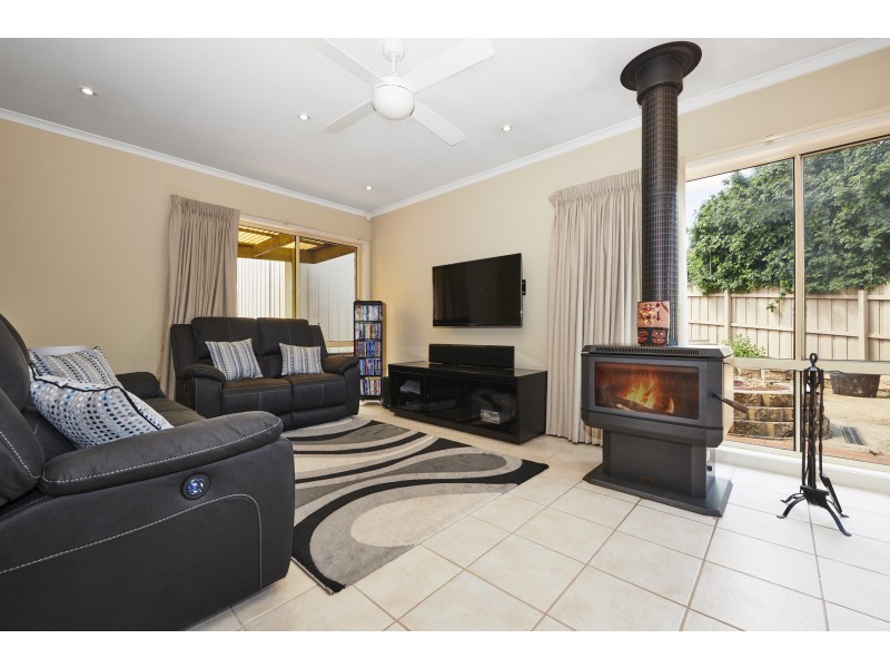 17 Timbertop Court, Mooroolbark VIC 3138