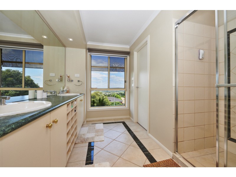 17 Timbertop Court, Mooroolbark VIC 3138