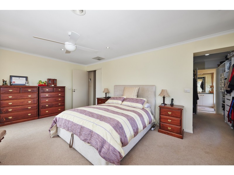 17 Timbertop Court, Mooroolbark VIC 3138