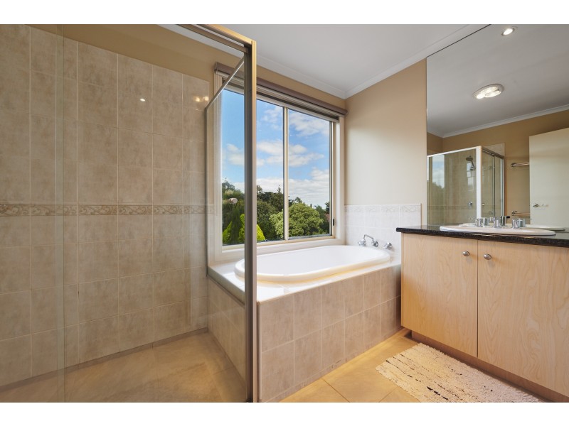 17 Timbertop Court, Mooroolbark VIC 3138