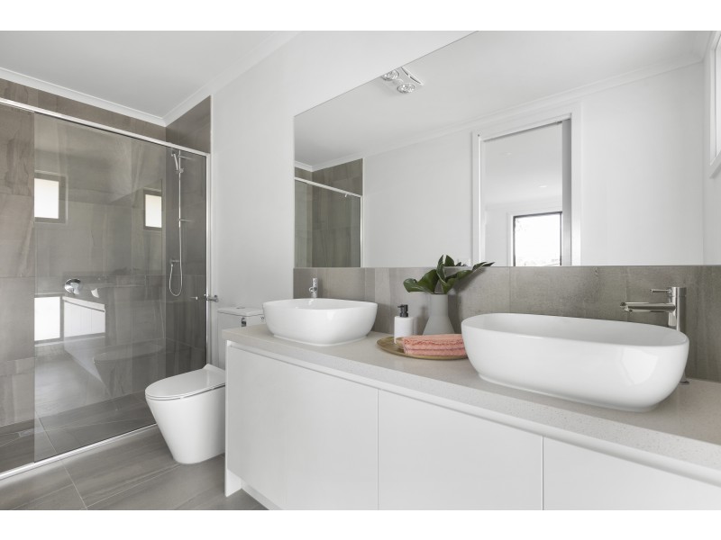 3 Bronhill Road, Ringwood East VIC 3135