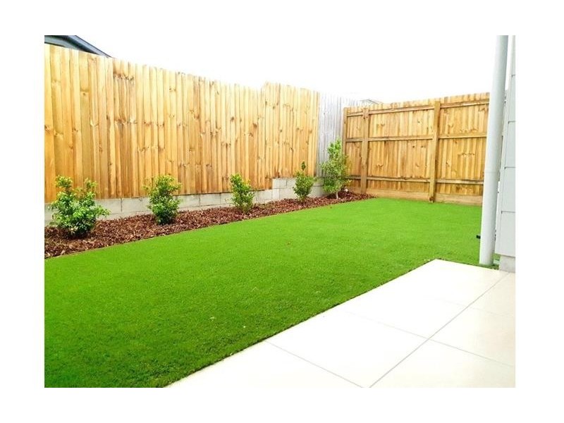 8 Hazelnut Court, Loganlea QLD 4131