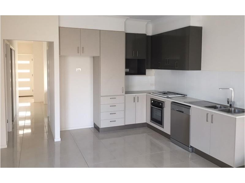 8 Hazelnut Court, Loganlea QLD 4131